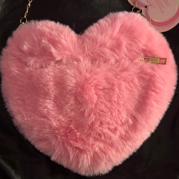Pink Heart-Shaped Furry Bag - Picture 3 of 3